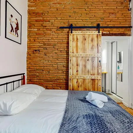 Em 9 - Hypercentremetro Carmes A 5 Min * Toulouse