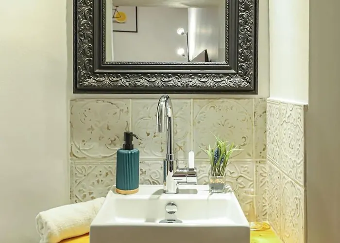 Em 9 - Hypercentremetro Carmes A 5 Min Lejlighed *